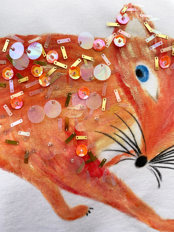 Свитшот лиса белый