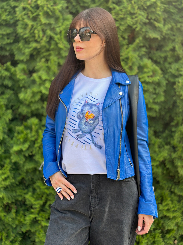 Кот с леденцом