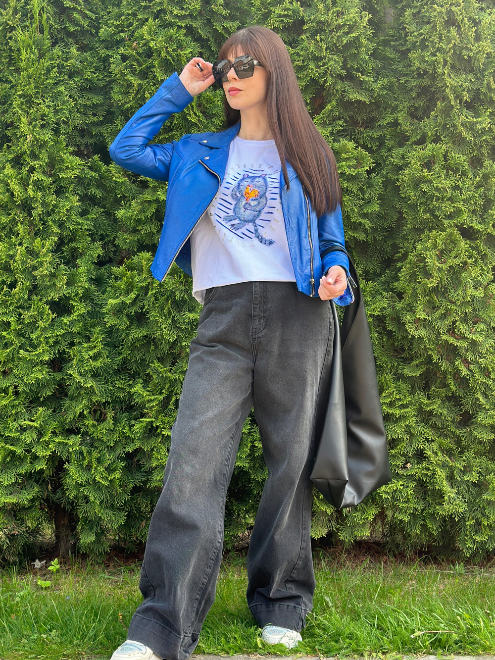 Кот с леденцом