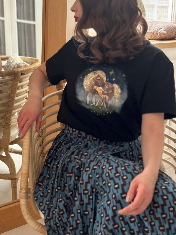 Футболка нежные лошадки на черном