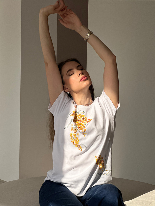 Футболка мимоза