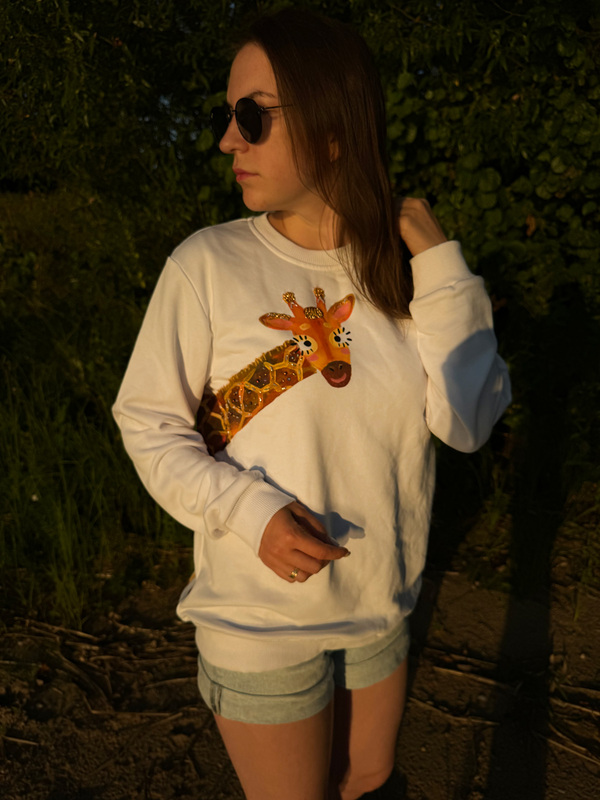 Свитшот с жирафом