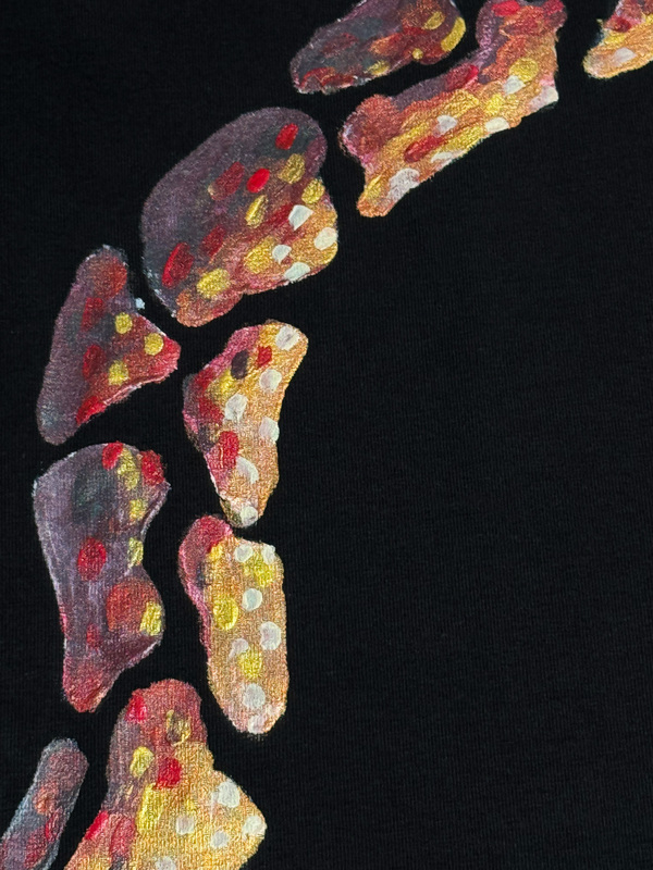 Футболка со змеей