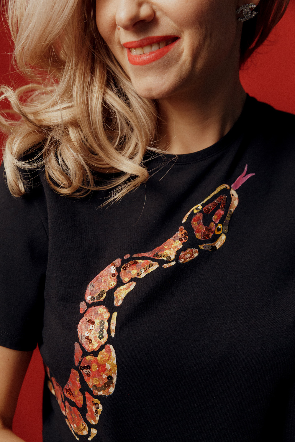 Футболка со змеей