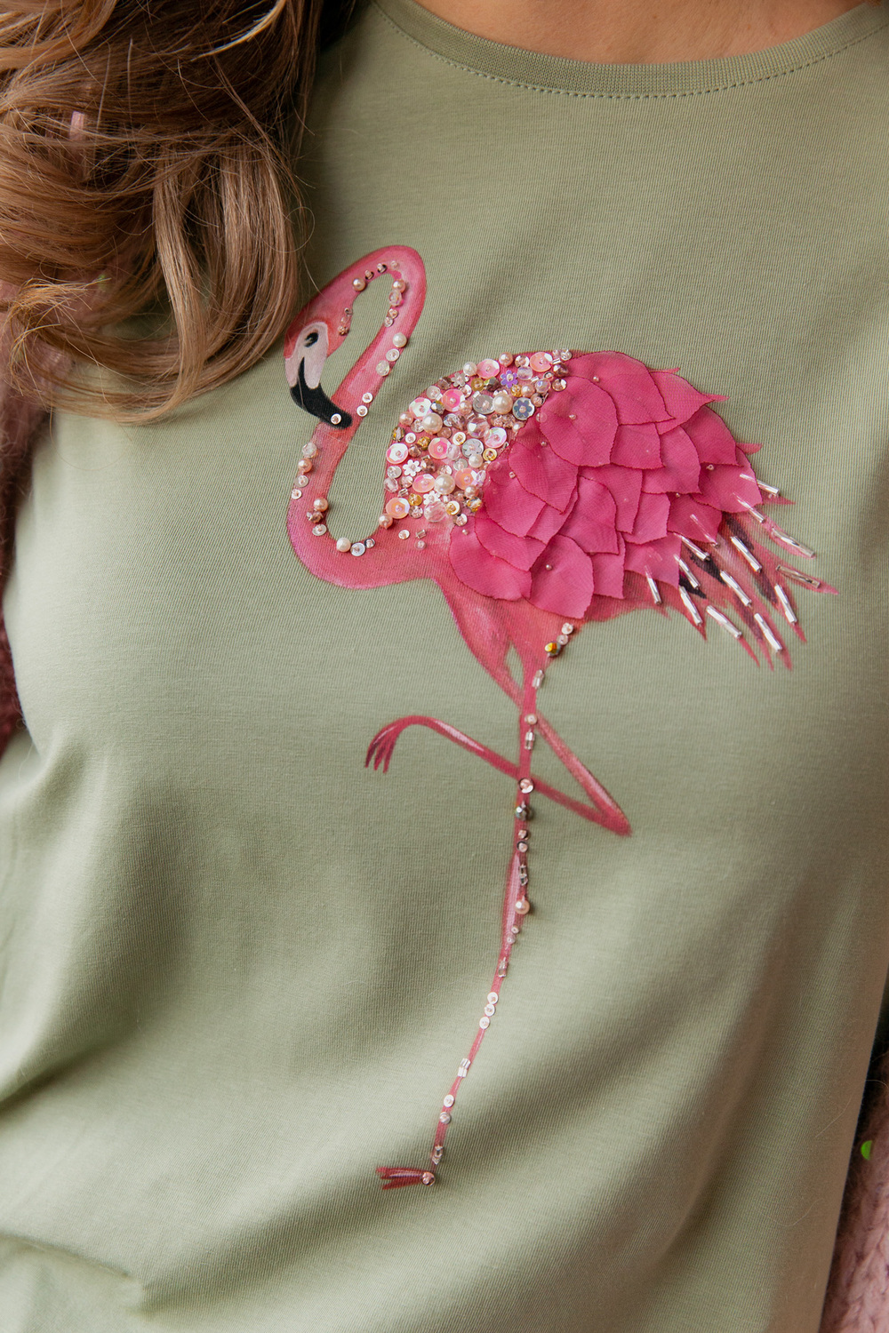 Футболка с фламинго оливковая