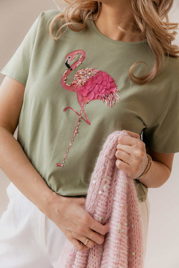 Футболка с фламинго оливковая