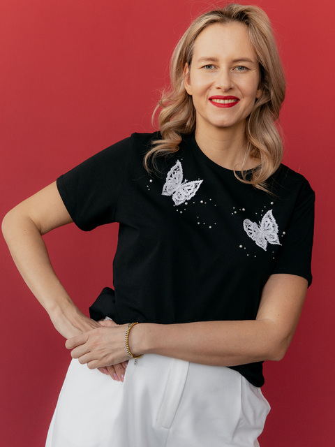 Футболка с кружевными бабочками