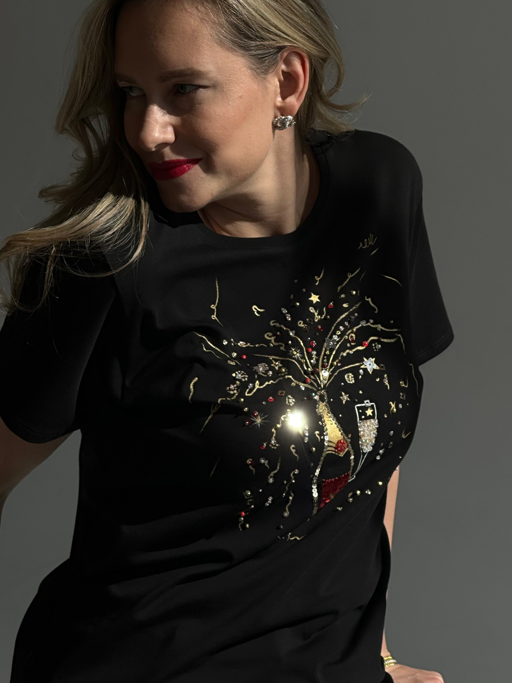 Футболка шампанское на черном