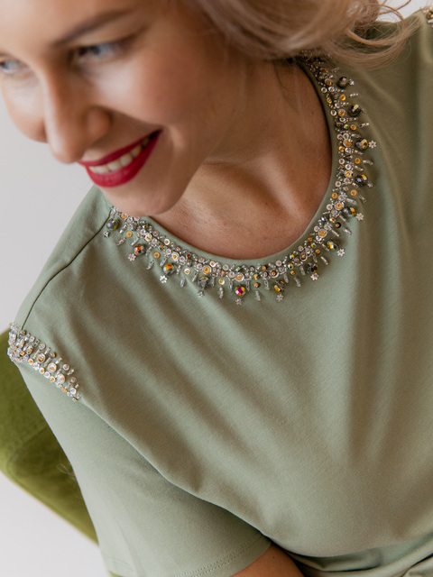 Футболка в стиле CHANEL оливковая