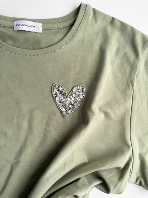 Футболка сердце с вышивкой оливковая