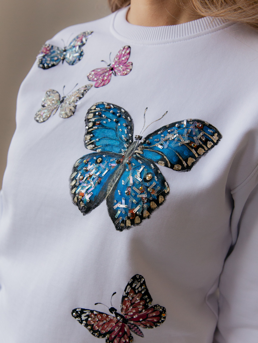 Свитшот с бабочками