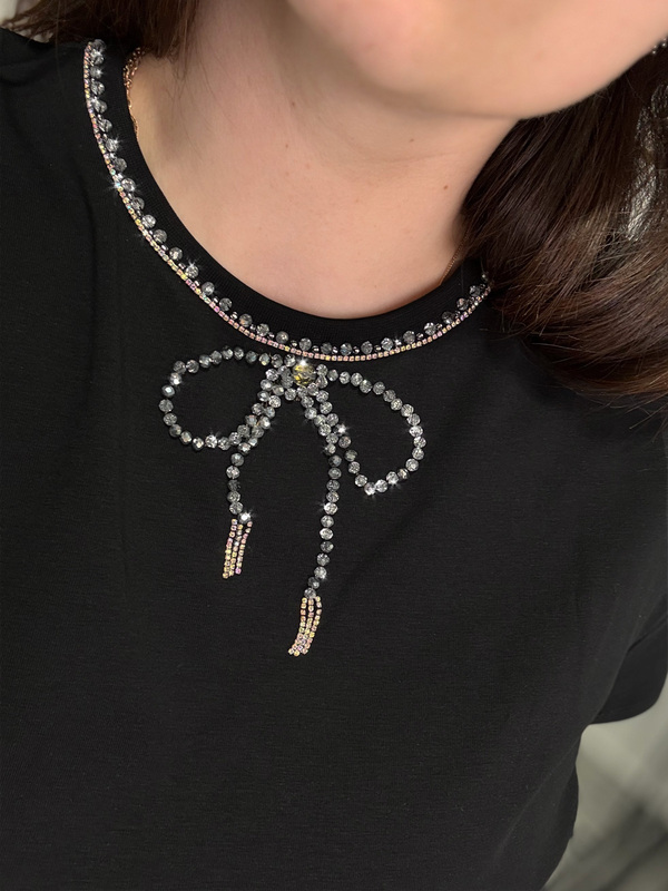 Футболка с бантиком черная