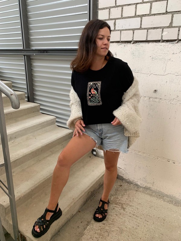 Футболка с орнаментом