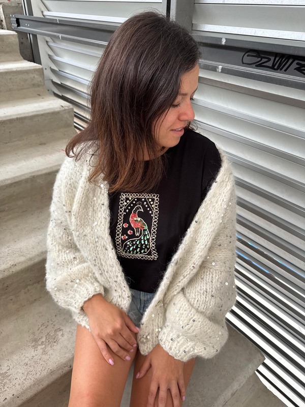 Футболка с орнаментом