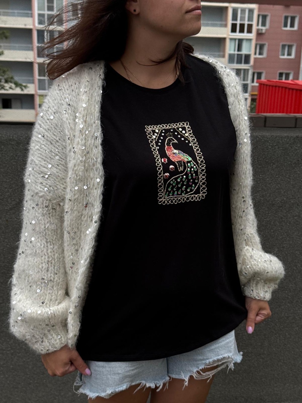 Футболка с орнаментом