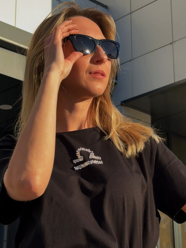 Футболка со знаком Весы