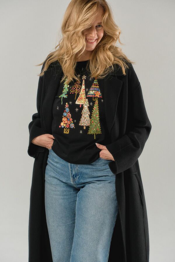 Футболка новогодними ёлки черная