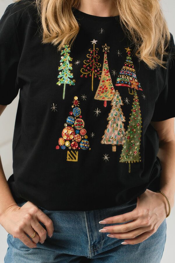 Футболка новогодними ёлки черная