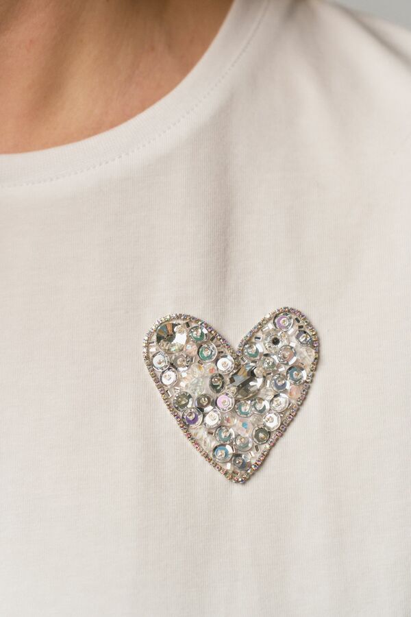 Футболка сердце с вышивкой