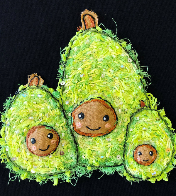 Футболка с авокадо черная