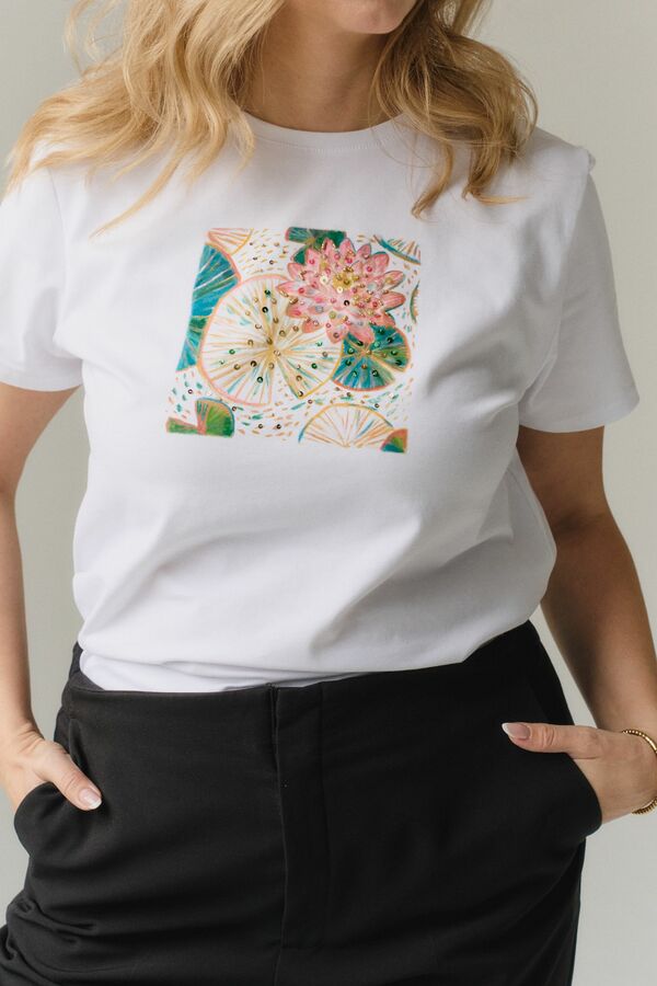 Футболка с кувшинками