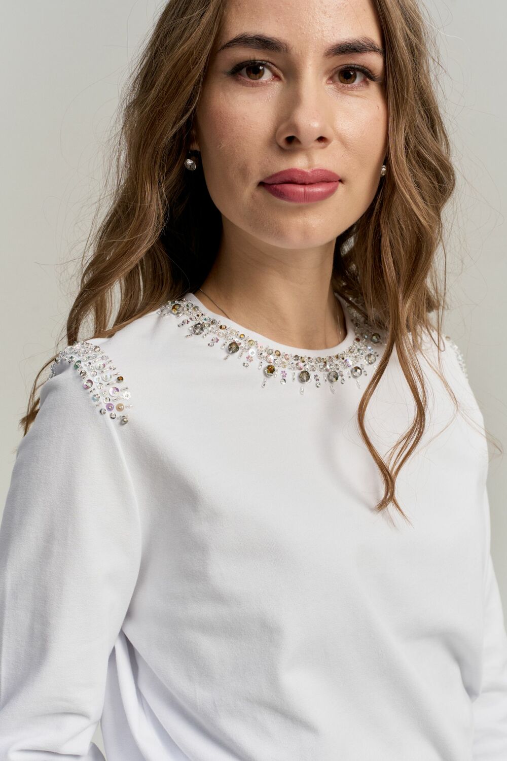 Лонгслив белый с вышивкой в стиле Chanel