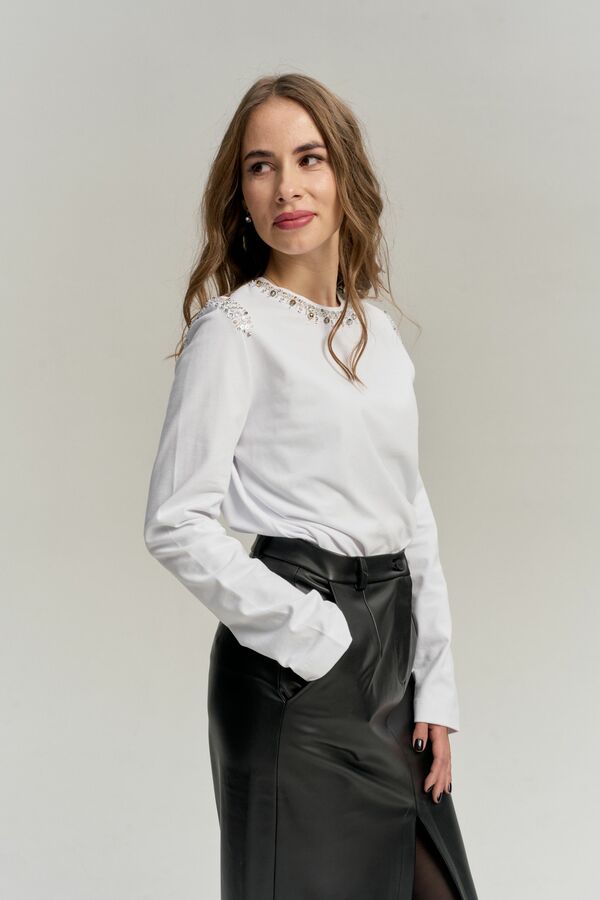 Лонгслив белый с вышивкой в стиле Chanel