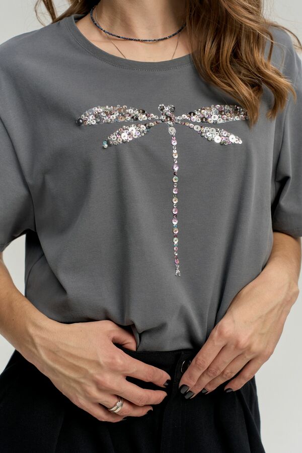 Футболка со стрекозой графитовая