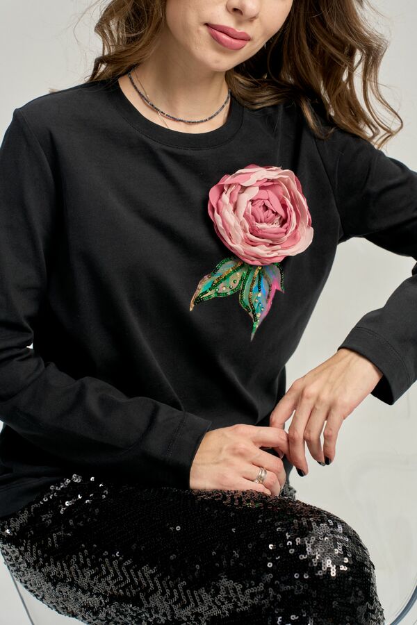 Лонгслив черный с пионом