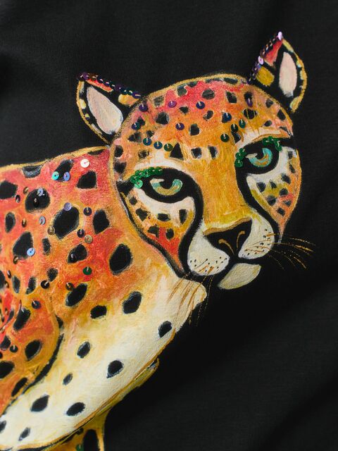 Футболка гепард на черной футболке