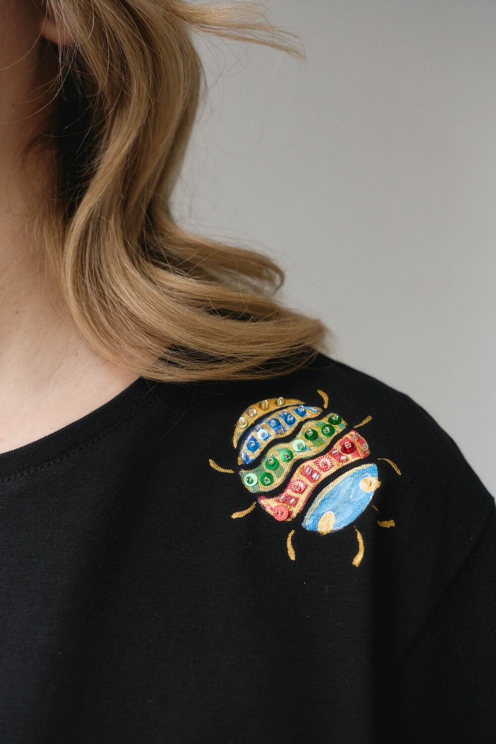 Футболка жуки яркие