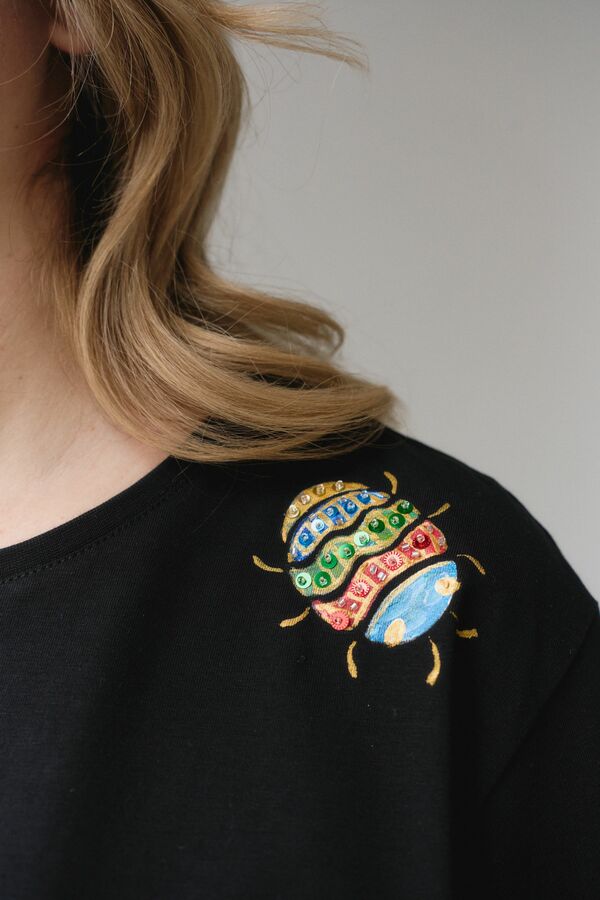 Футболка жуки яркие