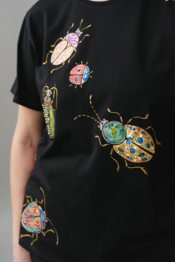 Футболка жуки яркие