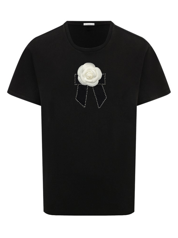 Футболка с камелией в стиле Chanel черная