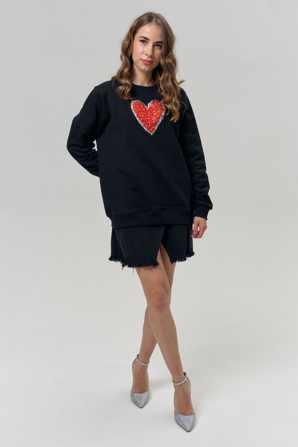 Свитшот черный с сердцем