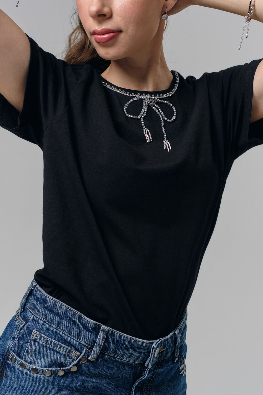 Футболка с бантиком черная