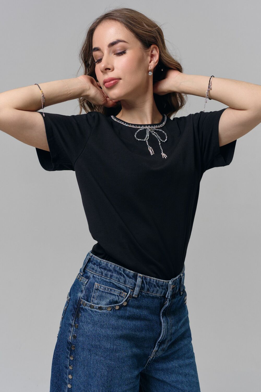 Футболка с бантиком черная