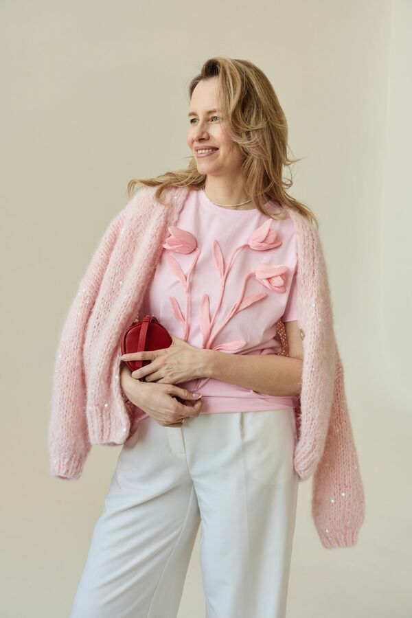 Футболка розовая с тюльпанами